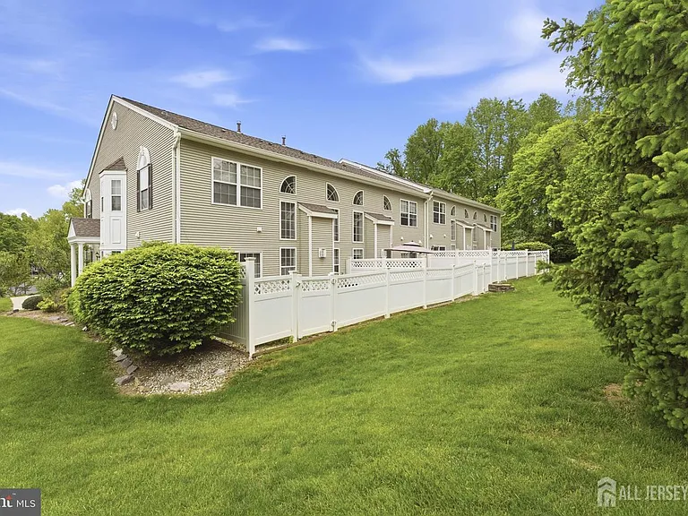 101 Wellington Park Dr — Photo 30