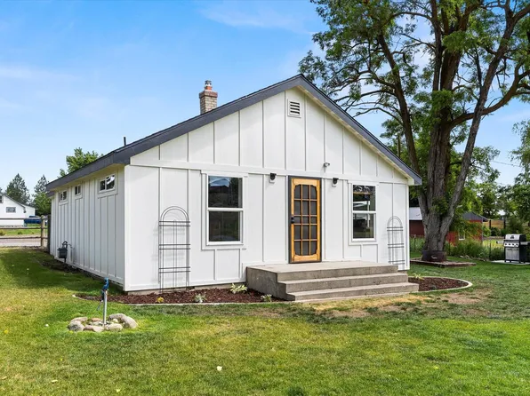 12712 N Oak St, Mead, WA 99021