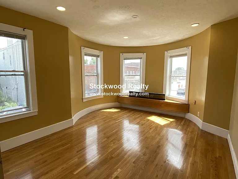 38 Mount Vernon St #2 — Photo 1