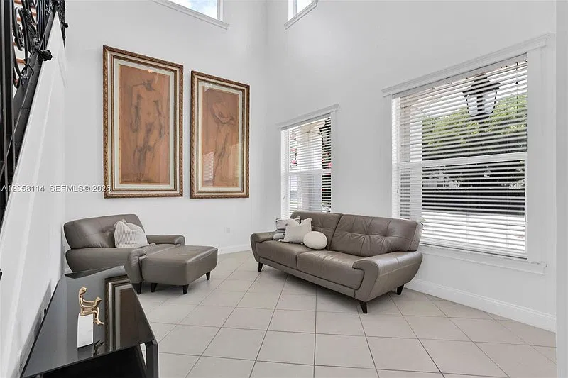 15275 SW 115th Terrace — Photo 2