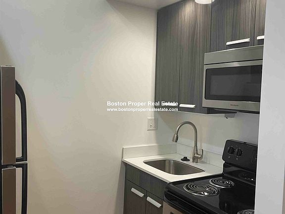 379 Commonwealth Ave. #8 Boston - Kenmore Unit Photo 7