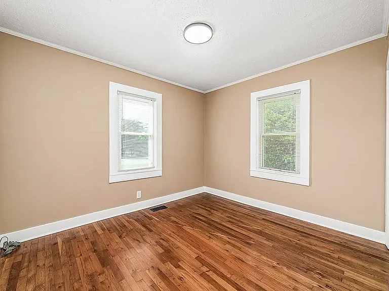 228 Wagoner St — Photo 8