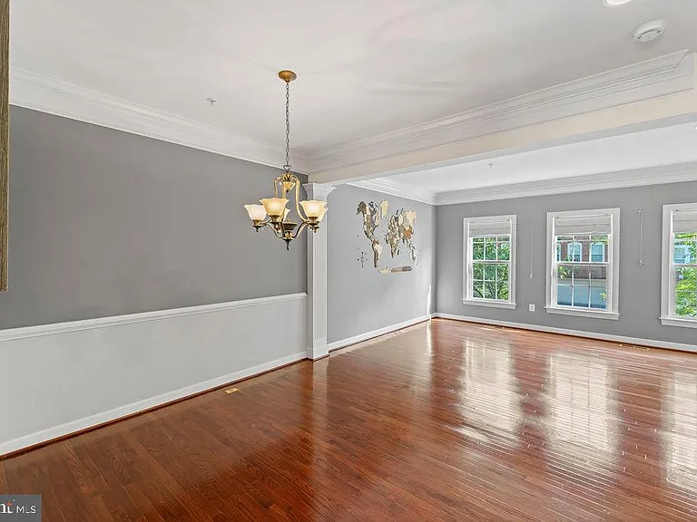 1627 Whitehall Dr — Photo 7