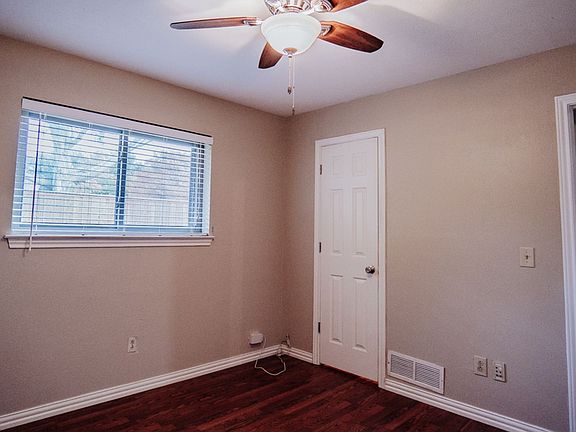4th image of 3205 Winchester Dr