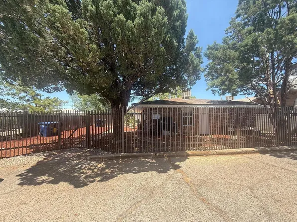 8413 Marquette Ave NE, Albuquerque, NM 87108