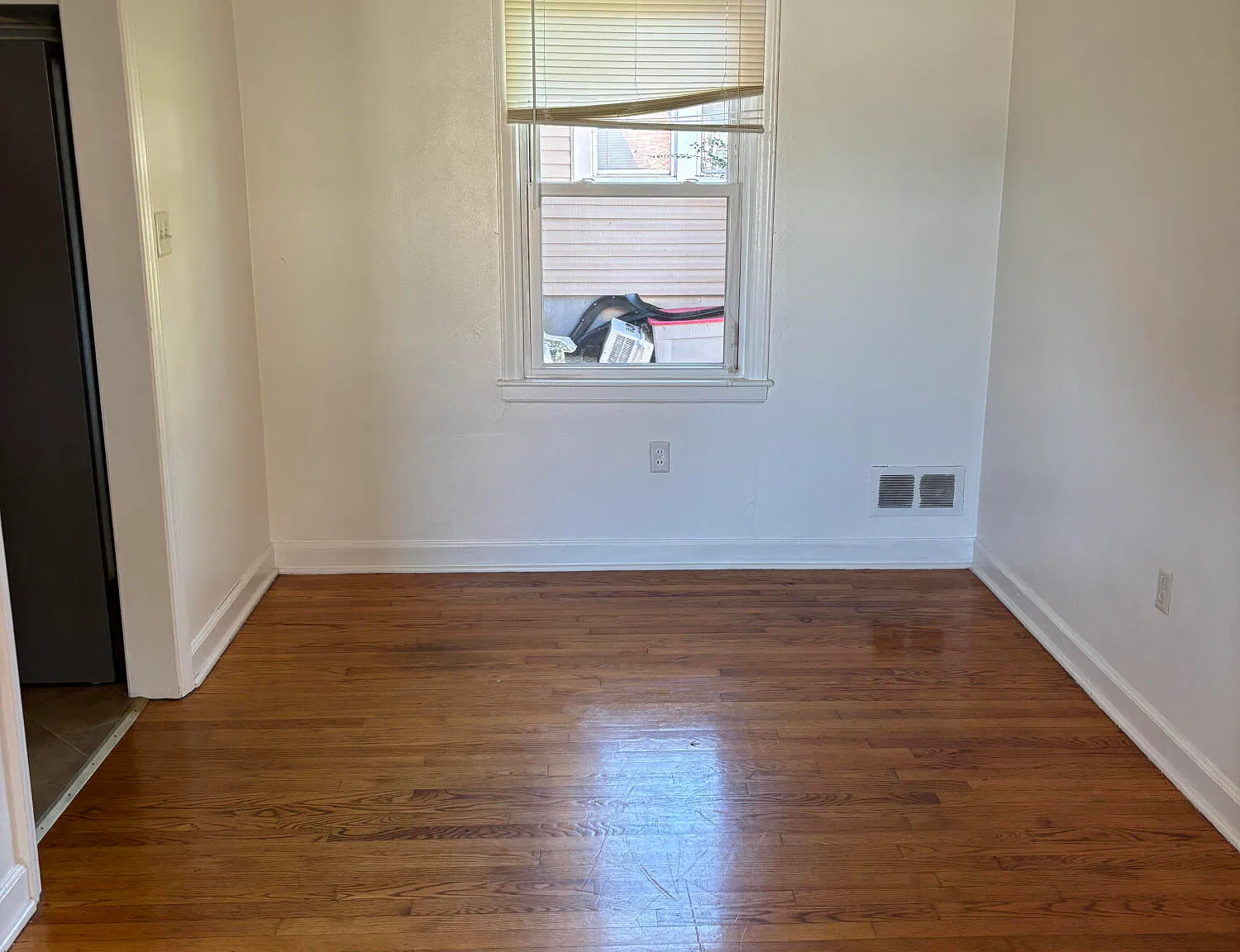 2 bed, 1.0 bath, 875 sqft, $1,500 — Photo 3