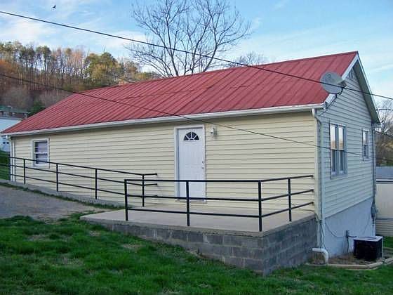 1st image of 284 Chapel St