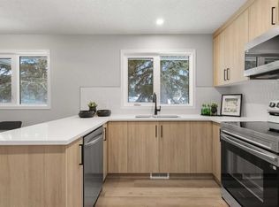 7512 SW Hunterfield Rd NW, Calgary, AB T2K 4L1