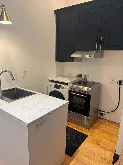 2 bed, 1100 sqft, $1,350 — Photo 2