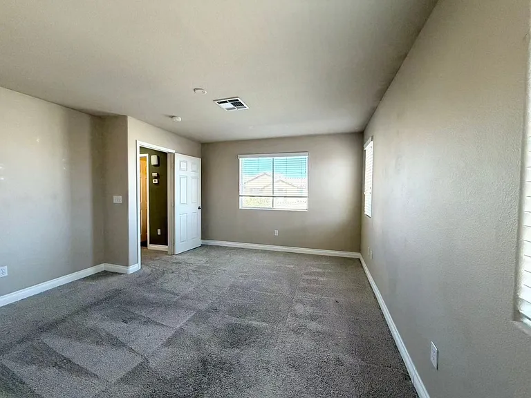3925 Philomena St — Photo 9