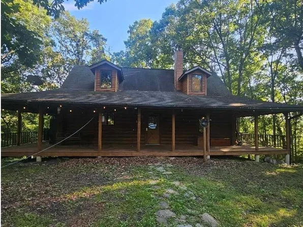 10061 Bounds Rd, Shipman, IL 62685