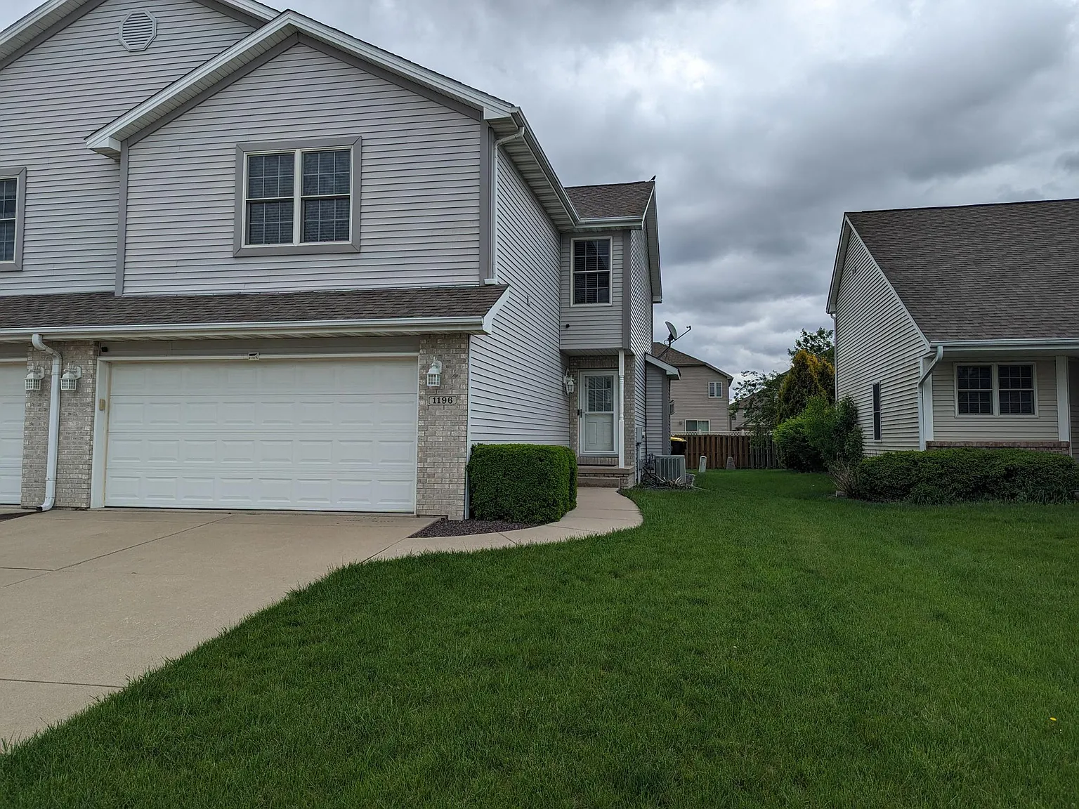 3 bed, 1785 sqft, $2,550 — Photo 2