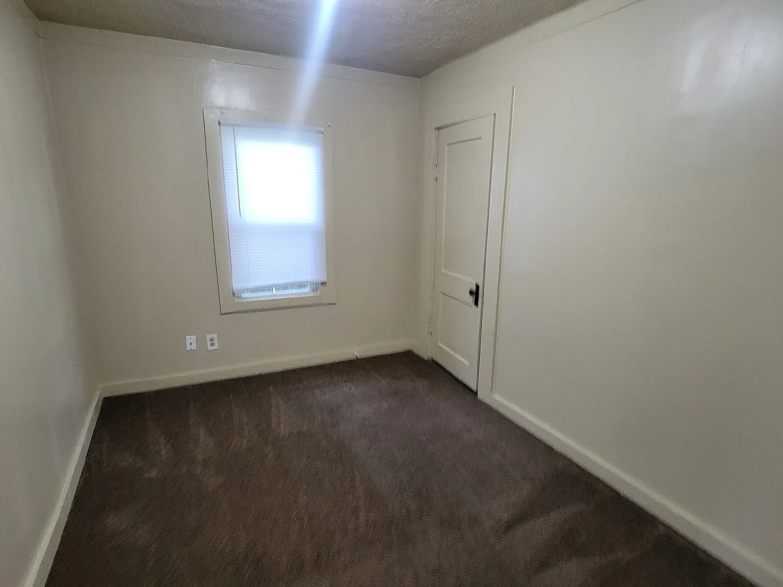 3 bed, $1,075 — Photo 3