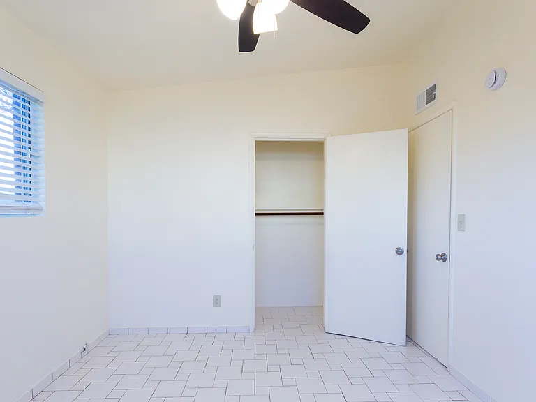 535 N Cimarron St — Photo 26