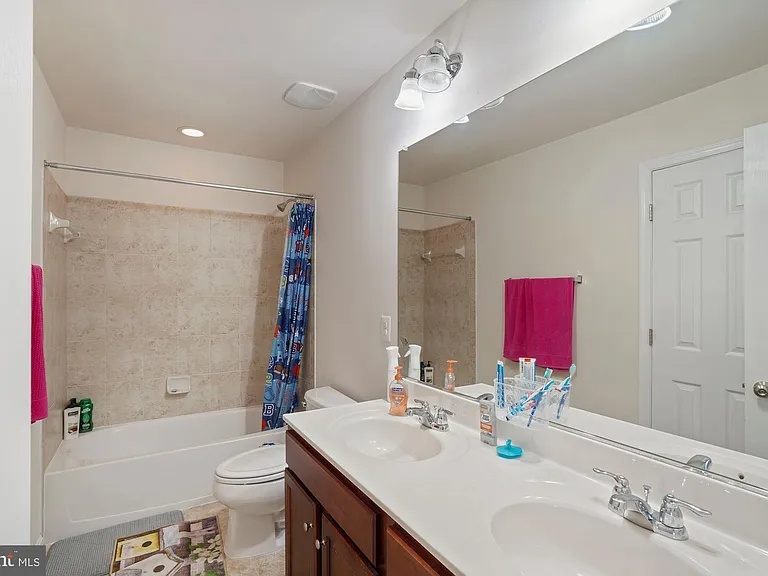 42691 Galbraith Sq — Photo 33