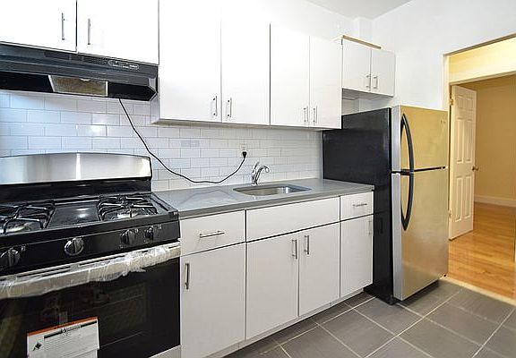4th image of 3300 Bailey Ave APT E3
