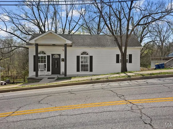 807 Boyd St, De Soto, MO 63020