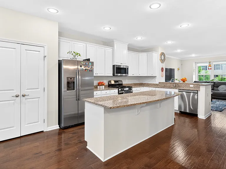 408 Fairmont Dr — Photo 30