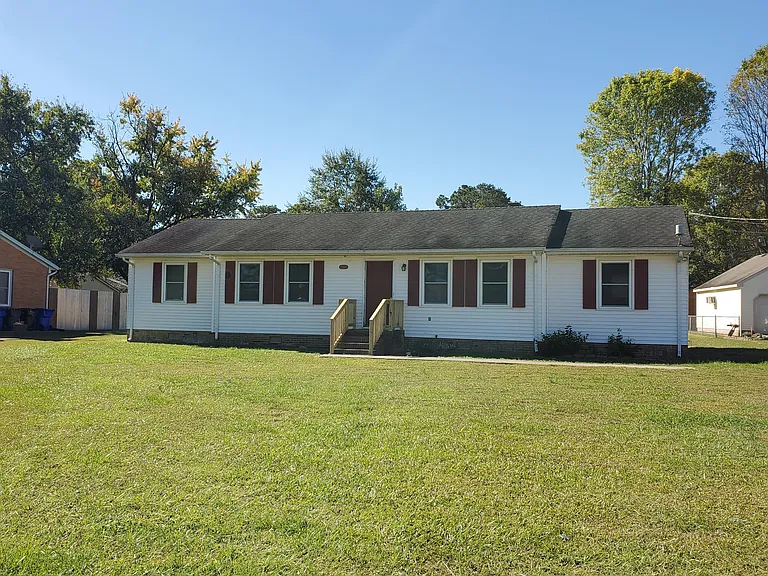 231 Crescent Dr — Photo 1