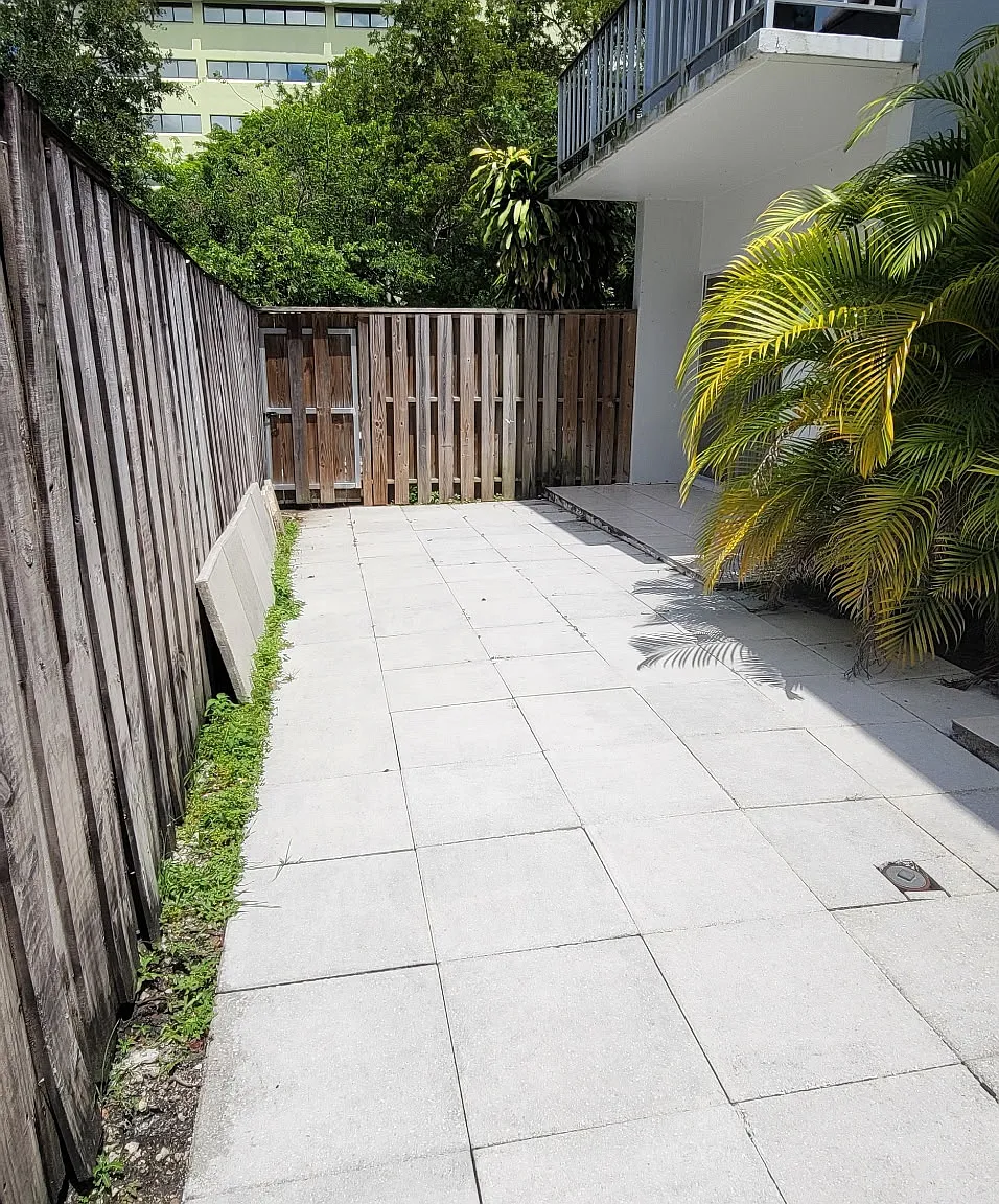 9611 SW 77th Ave — Photo 1