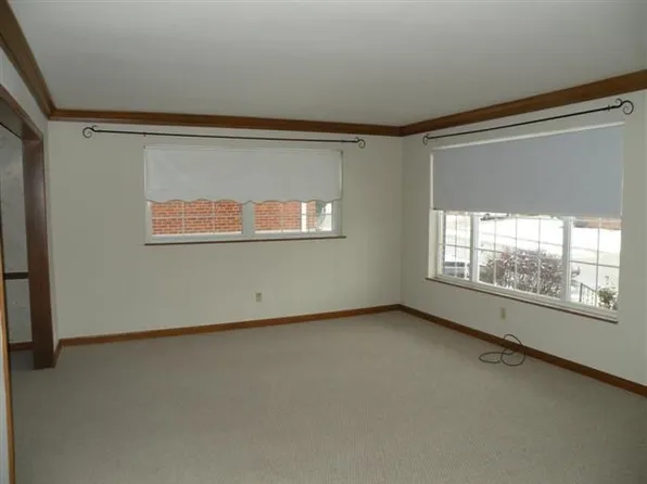 5111 Grossepointe Ln, Cincinnati, OH 45238