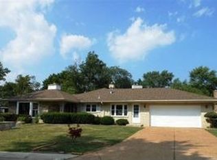 6843 N Concord Ln, Niles, IL 60714