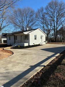 2210 E Lee Rd, Taylors, SC, 29687