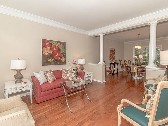 3rd image of 4224 Belle Meade Cir