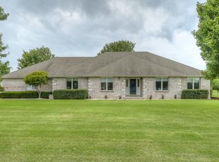 702 Springhill Dr, Carl Junction, MO 64834