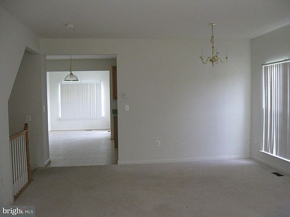4th image of 1017 Lake Pelham Dr