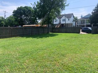 411 Lakeside Dr, Kemah, TX 77565