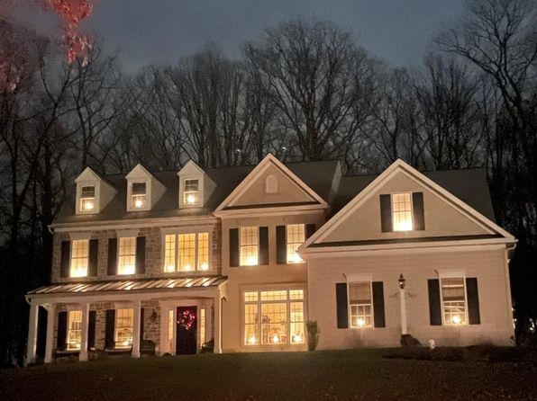 91 Woodland Dr, Honey Brook, PA 19344