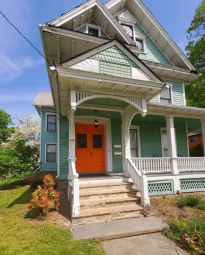 320 W Clinton St #3 Photo 1