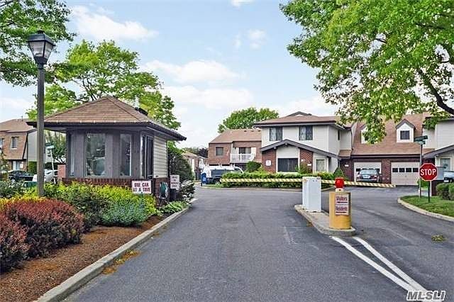 1st image of 111 Clubhouse Dr #111