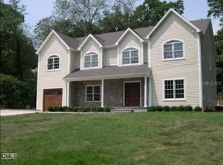 11 Archer Ln, Darien, CT 06820