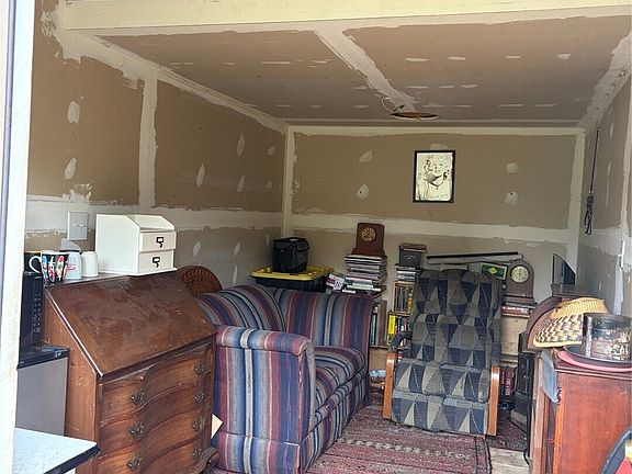 5th image of 156 Whitney Road