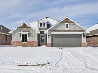 12429 Dolche Vita Dr, Yukon, OK 73099
