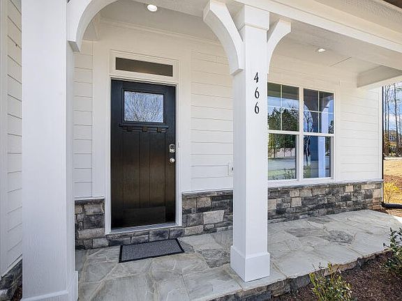 These photos are representative of this floor plan, but all options may not be available in every co