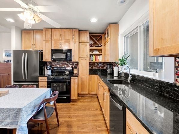 256 E St #1