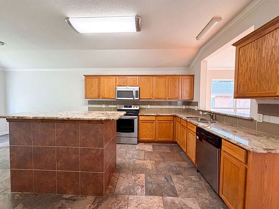 2nd image of 2324 Glenhaven Dr