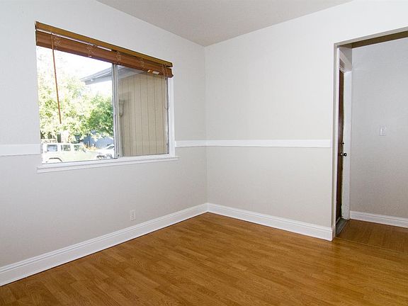 5th image of 242 Centaur Dr
