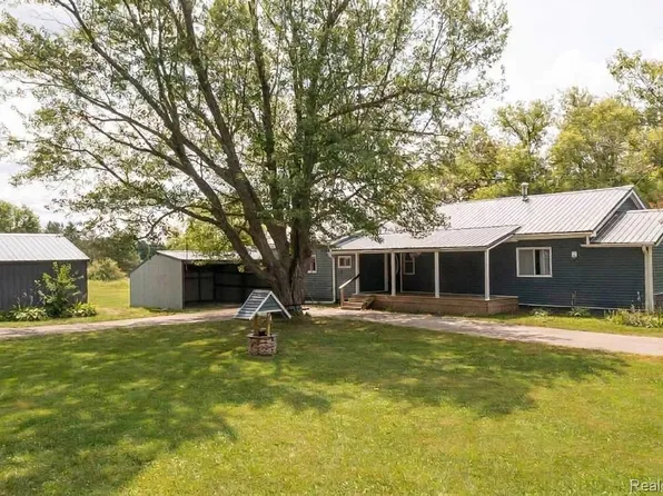 5761 Genesee Rd, Lapeer, MI 48446