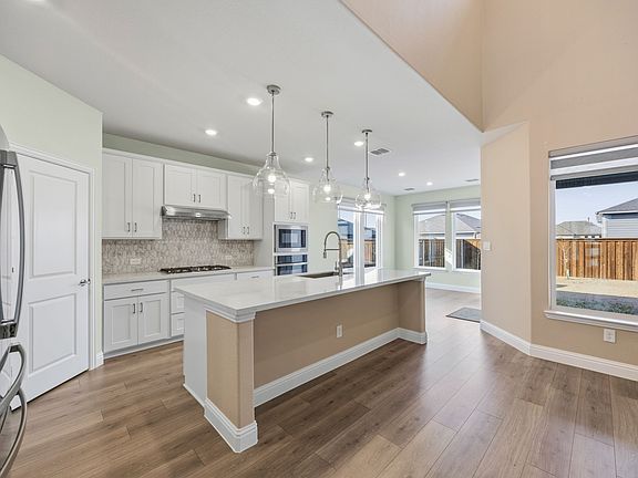 5th image of 210 Indigo Dr