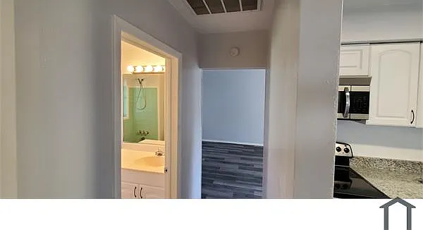 3351 Hillsdale Ave — Photo 2