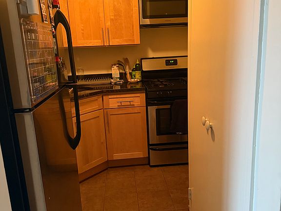 4th image of 48 W 68th St APT 9C