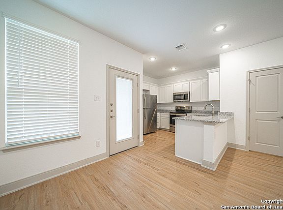 5th image of 13513 Tulipwood Nook #102