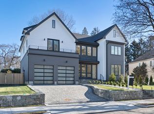 16 Scotney Rd #16, Chestnut Hill, MA 02467