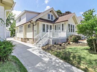 2211 S 90th St, West Allis, WI 53227