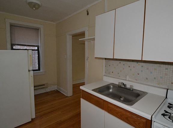 5th image of 433 W Belden Ave APT W202