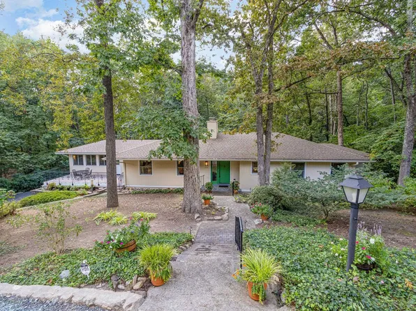 206 Hillcrest Cir, Chapel Hill, NC 27514